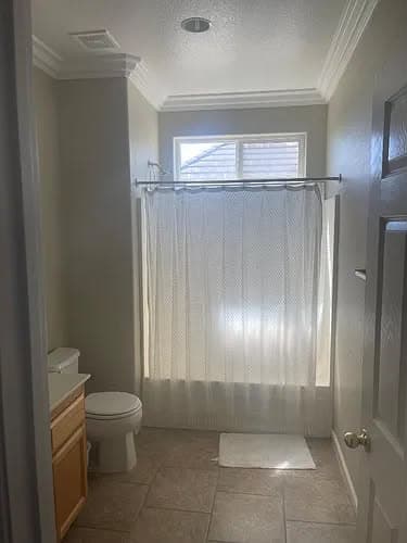 Bright & Spacious 2-Story Home in Natomas!