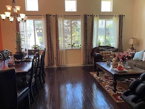 1 Rooms Available