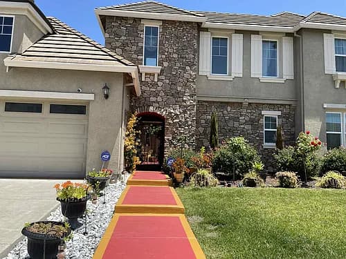 1 Rooms Available